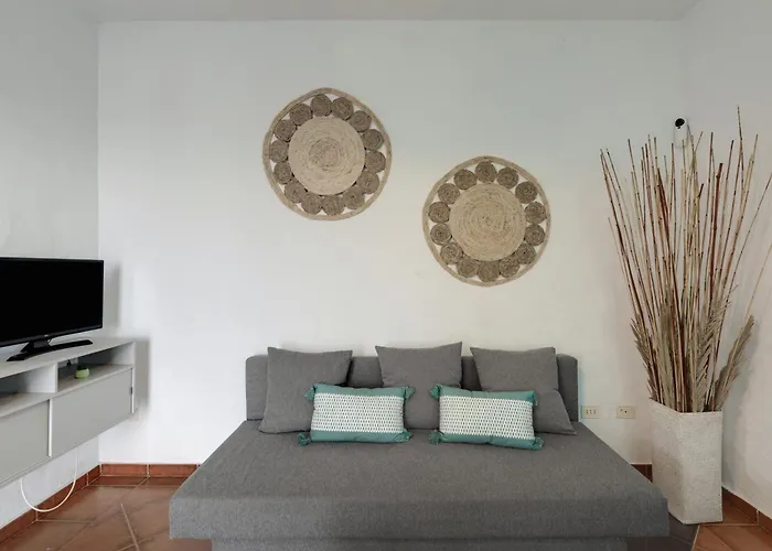 La Casa Amarilla