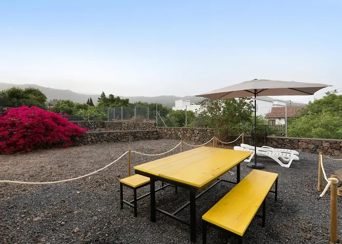 La Casa Amarilla